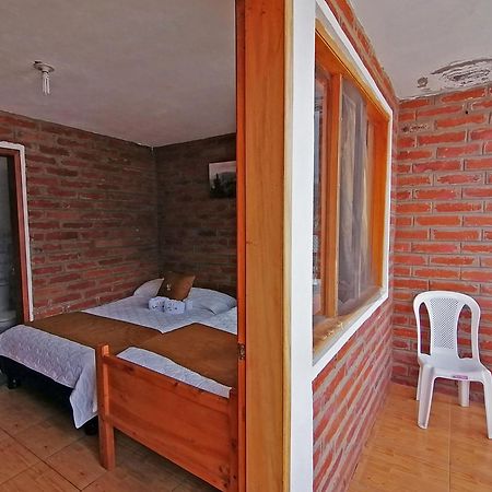 Lagoon Hotel Chugchilan Exterior photo
