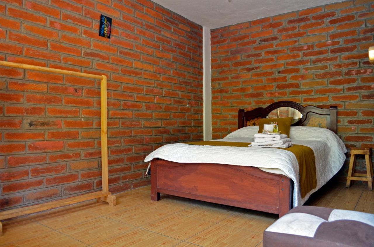 Lagoon Hotel Chugchilan Exterior photo