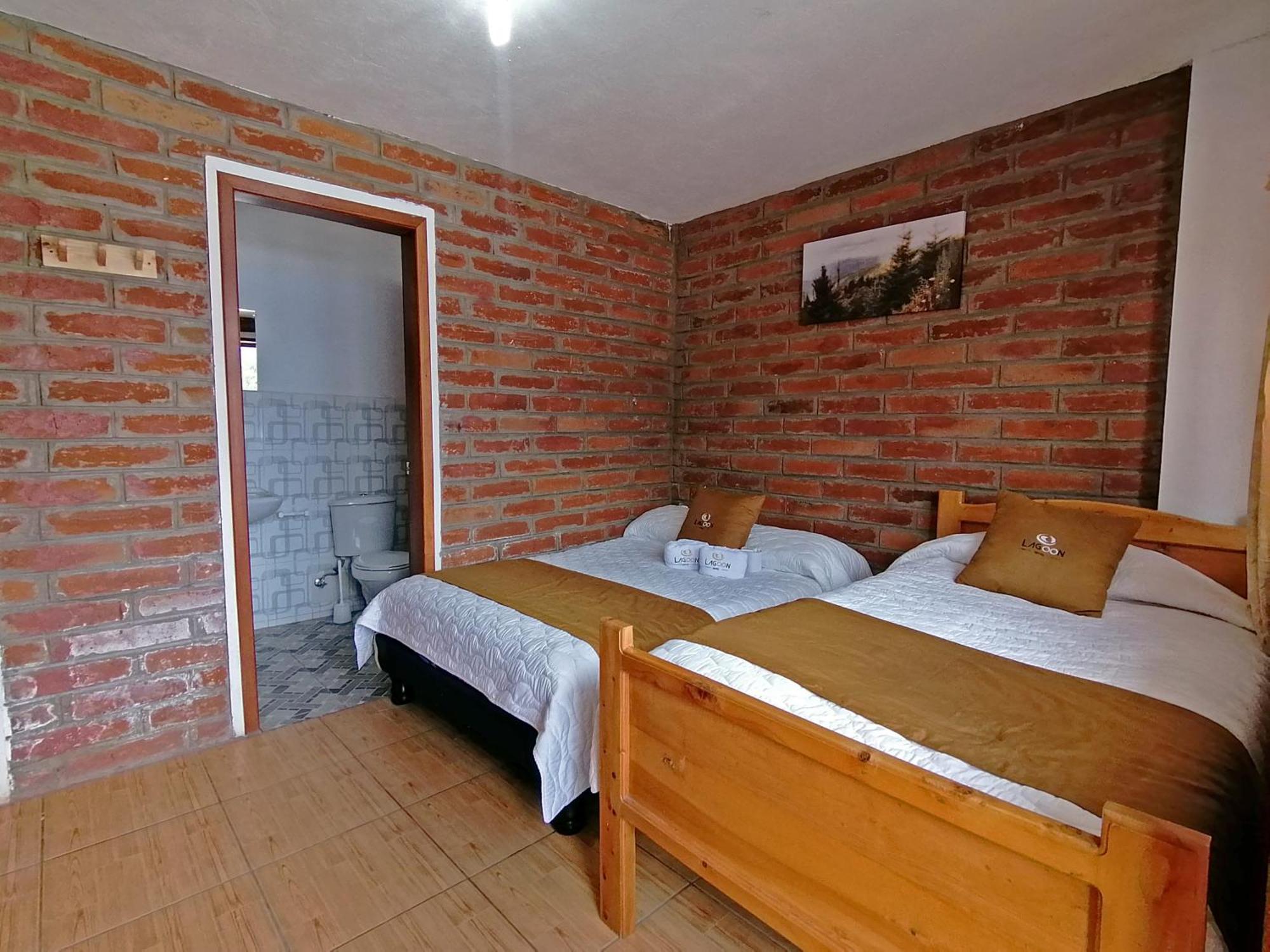 Lagoon Hotel Chugchilan Exterior photo