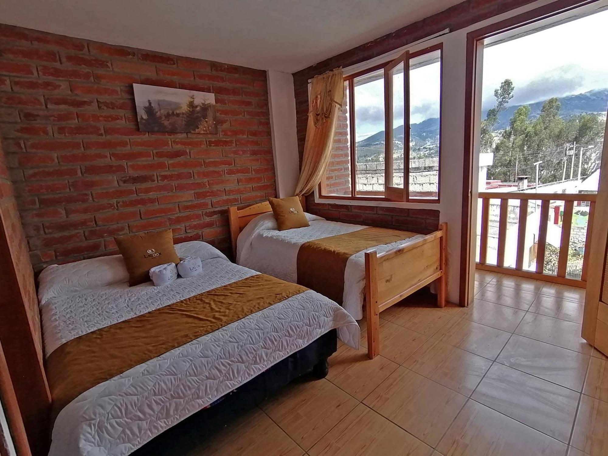 Lagoon Hotel Chugchilan Exterior photo